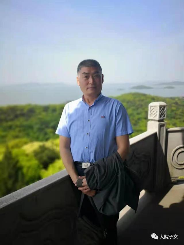 四虎免费在线观看白丝 红盒牡丹多少钱一盒（宽盒牡丹多少钱一盒）