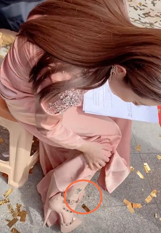 四虎免费在线观看白丝 快手婷哥之前是做什么的，快手婷哥是干嘛的？