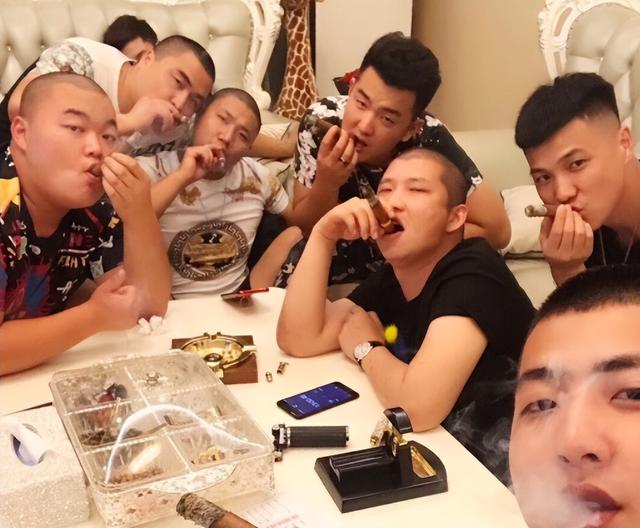 四虎免费在线观看白丝 快手天道因为什么被判刑，快手天道因为什么被判刑呢？