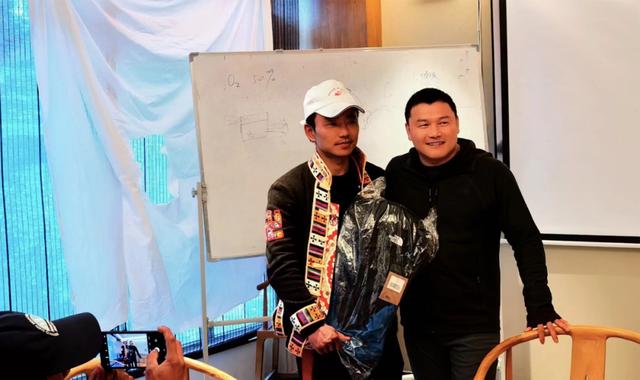 丝袜足交福利网址视频 户外主播探险有遇见鬼的嘛（直播户外探险遇见鬼）