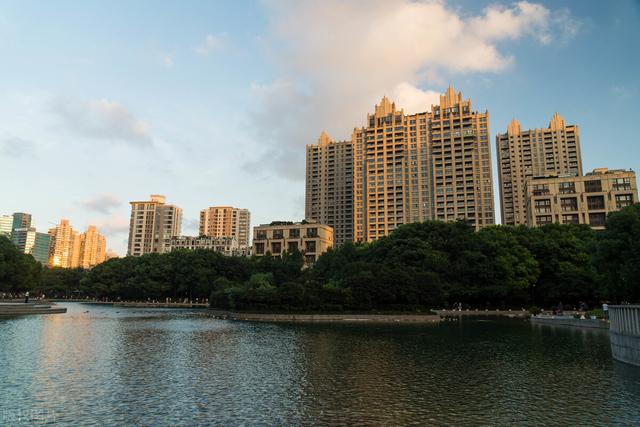 四虎免费在线观看白丝 昆明租房住哪里好，昆明最好租房的地段？