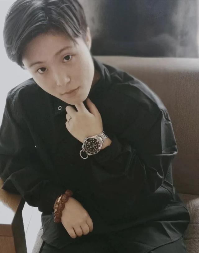 四虎免费在线观看白丝 电脑开直播需要些什么设备（手机开直播需要些什么设备）