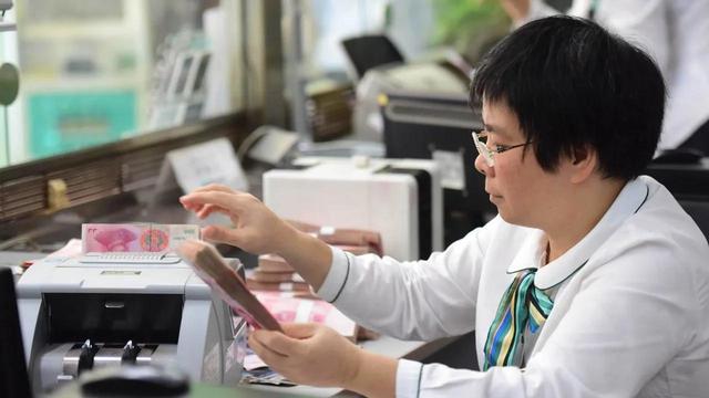 探花流出视频在线观看 女孩子有十万块钱做什么（身边有10万块钱做什么生意好呢_）