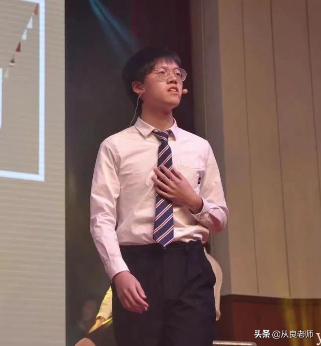 丝袜足交福利网址视频 有关积累的议论文素材（积累议论文写作素材人物事例）