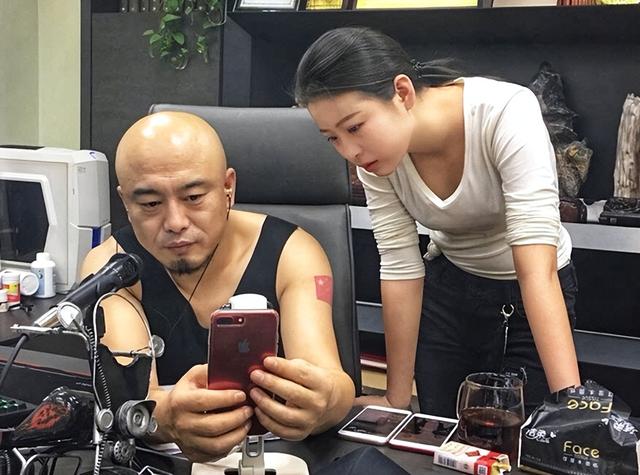 丝袜足交福利网址视频 望月直播间旋转木马多少钱，望月直播一个木马多少钱