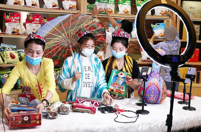 丝袜足交福利网址视频 抖音上卖货抖音平台收取费用（抖音上卖货平台收费吗）