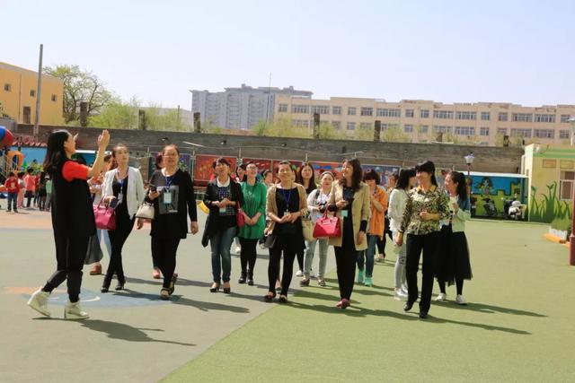 四虎免费在线观看白丝 幼儿园简介广告宣传图片，幼儿园简介宣传栏内容图片