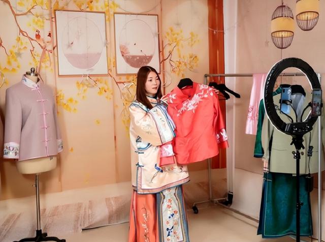探花流出视频在线观看 淘宝女模特拍照姿势（淘宝女模特最火的是谁）