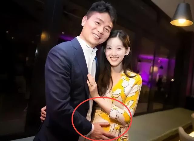 探花流出视频在线观看 章泽天手拿奶茶，章泽天奶茶照片？