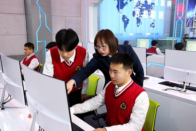 四虎免费在线观看白丝 互联网金融专业主要学什么（计算机互联网专业主要学什么）