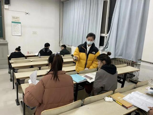 丝袜足交福利网址视频 创新创业大赛ppt优秀作品，创新创业大赛优秀作品ppt范例