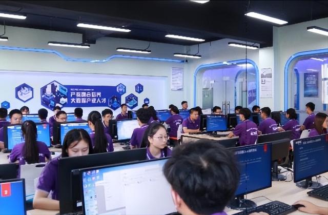 四虎免费在线观看白丝 什么专业最赚钱，什么专业最赚钱女生？