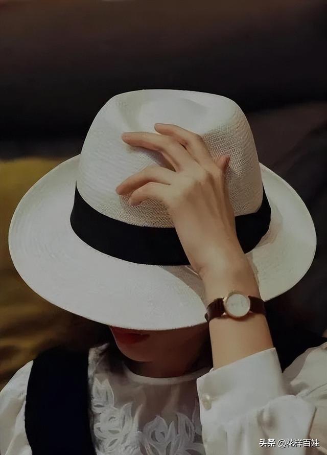丝袜足交福利网址视频 防紫外线的帽子是深色好还是浅色好（防紫外线的帽子哪种好）
