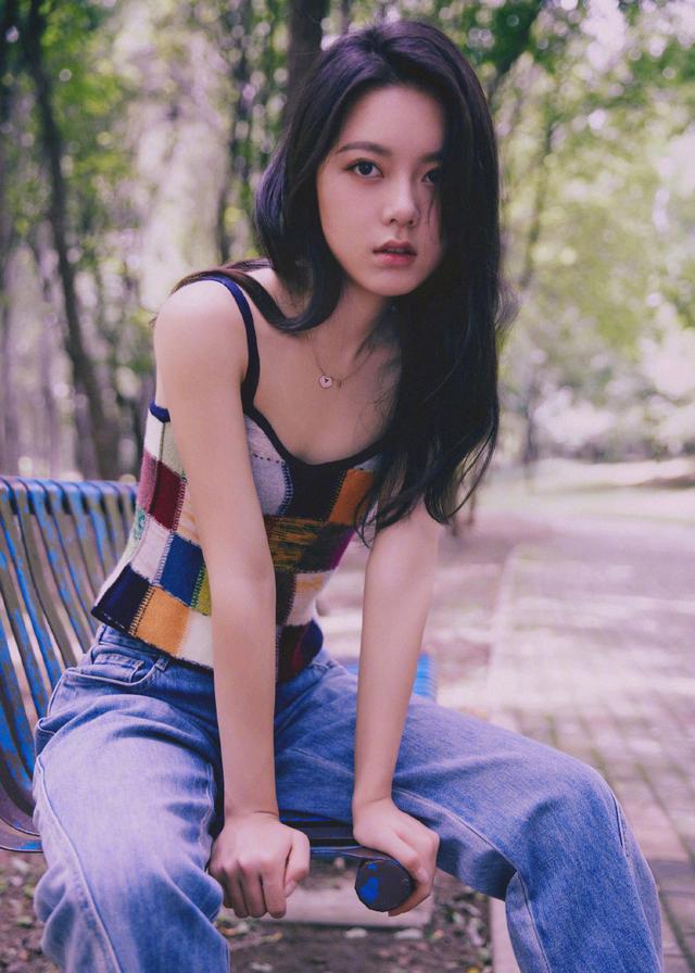 四虎免费在线观看白丝 赵今麦全国粉丝后援会，赵今麦代言的粉底液？