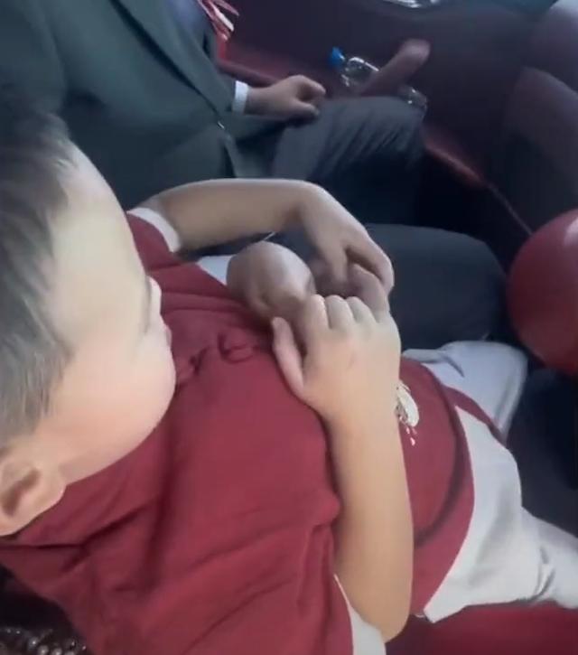 丝袜足交福利网址视频 姑侄抖音说说简短搞笑，姑侄抖音说说文案？