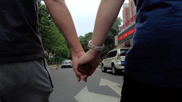 四虎免费在线观看白丝 结婚一周年纪念日文案，结婚一周年纪念日文案朋友圈？