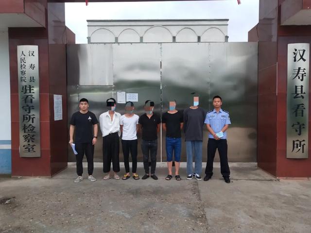 四虎免费在线观看白丝 手机赚钱一单一结学生（手机赚钱一单一结50元）