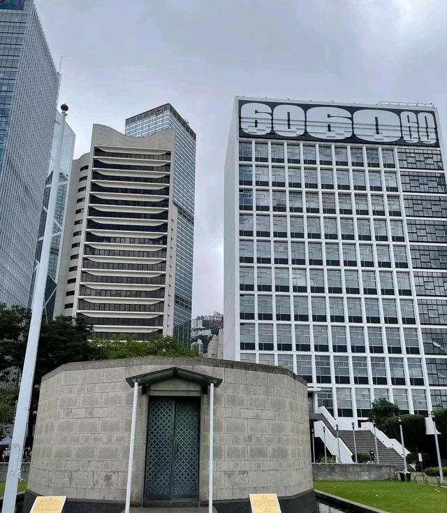 丝袜足交福利网址视频 北京做房产销售在哪个区做好，北京房产销售工资高吗？