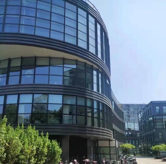 丝袜足交福利网址视频 新媒体运营工作累不累，新媒体运营工作轻松吗