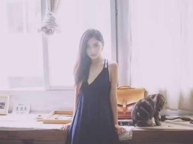 探花流出视频在线观看 女生在朋友圈晒礼物，朋友圈全是晒花、晒礼物？