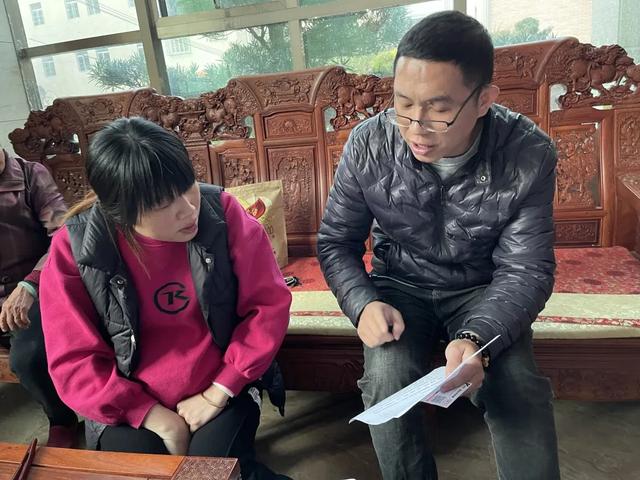 丝袜足交福利网址视频 快递单号查询（加运美快递单号查询自动查询）