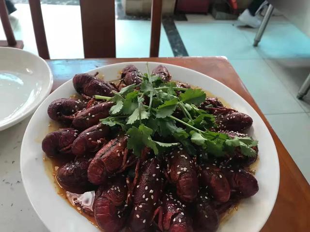 探花流出视频在线观看 打死不能开烧烤店（不懂烧烤可以开店吗）