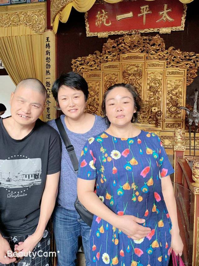 丝袜足交福利网址视频 肯德基女生兼职一般做什么工作，女生去肯德基兼职好吗？