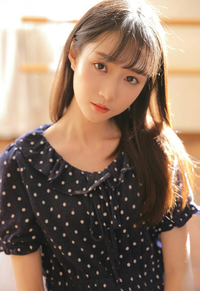 四虎免费在线观看白丝 男人发朋友圈吸引女生的句子，男人发朋友圈吸引女生什么意思？