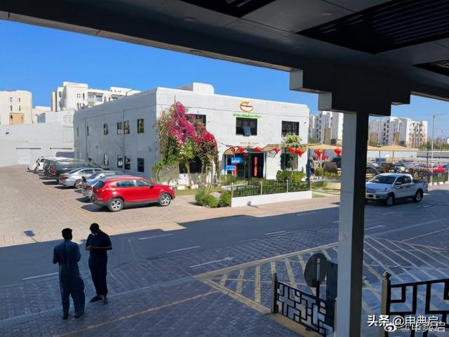 丝袜足交福利网址视频 迪拜做什么生意挣钱（迪拜做生意赚钱吗）