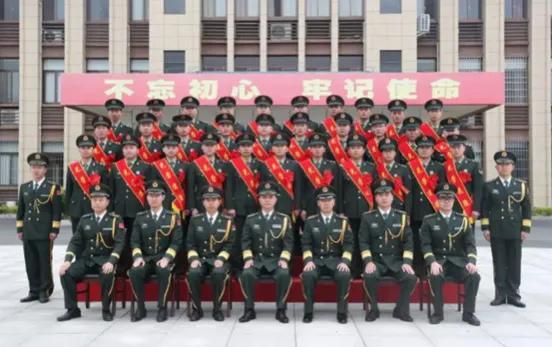丝袜足交福利网址视频 连长工资多少钱一个月2021（武警连长工资多少钱一个月）