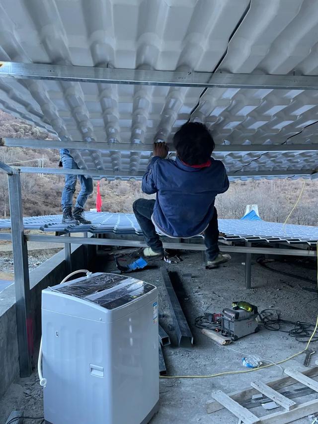 丝袜足交福利网址视频 户外主播探险有遇见鬼的嘛（直播户外探险遇见鬼）