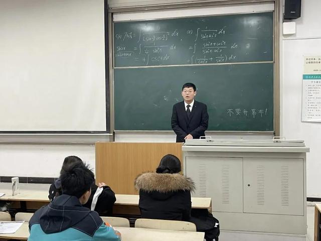 丝袜足交福利网址视频 创新创业大赛ppt优秀作品，创新创业大赛优秀作品ppt范例