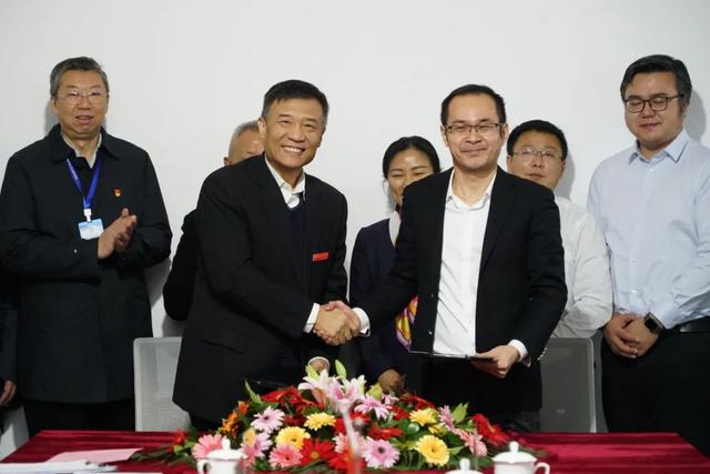 丝袜足交福利网址视频 大连中软国际培训费用（大连中软国际免费培训）