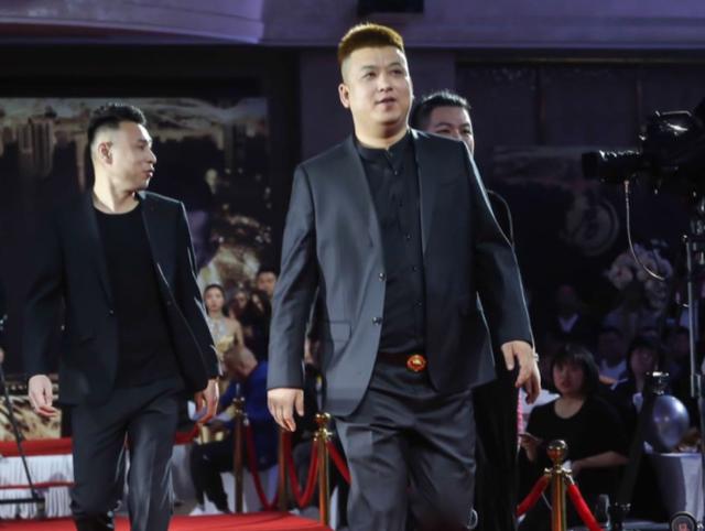 探花流出视频在线观看 为什么叫头部网红（头部网红有哪些）
