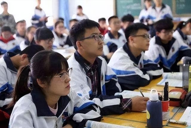 四虎免费在线观看白丝 什么专业最赚钱，什么专业最赚钱女生？