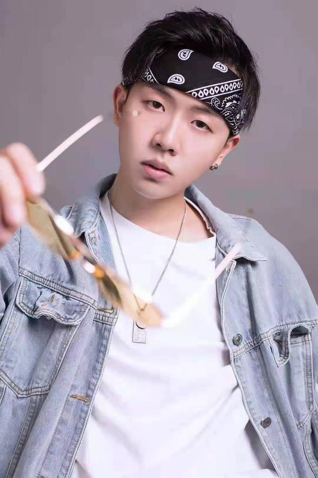 丝袜足交福利网址视频 和平精英买号平台便宜（和平精英卖号的交易平台哪个好）