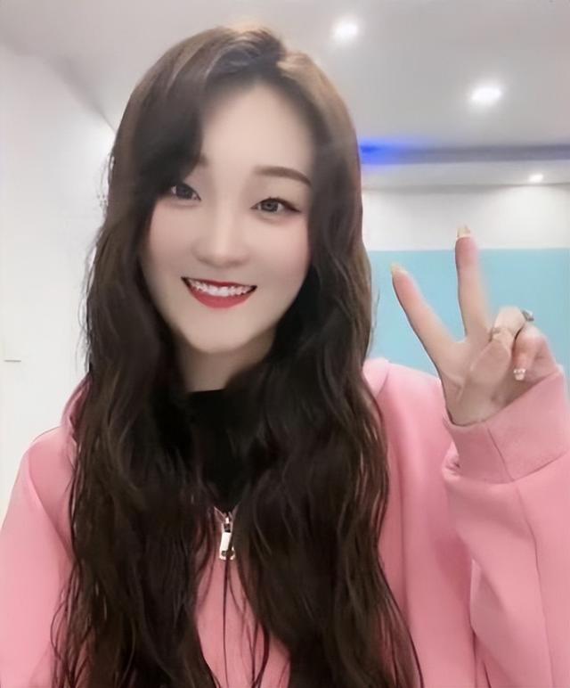 四虎免费在线观看白丝 抖音橱窗带货背景图片怎么弄，抖音橱窗带货背景图片素材？