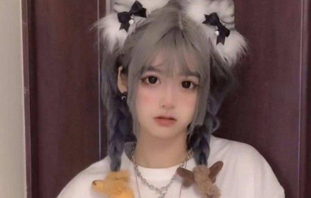 丝袜足交福利网址视频 快手安妮图片，快手安妮多大了？