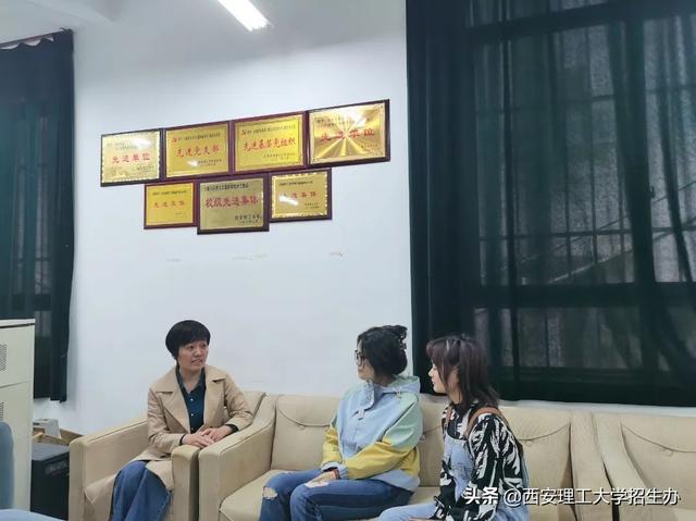 四虎免费在线观看白丝 大创项目申报书，大创项目申请书范文人工智能？