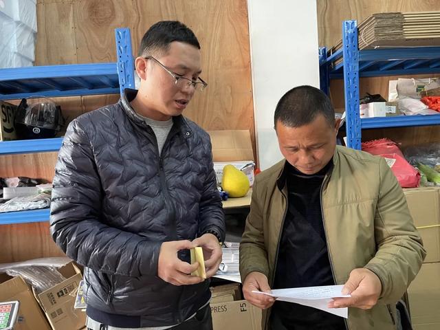 丝袜足交福利网址视频 快递单号查询（加运美快递单号查询自动查询）