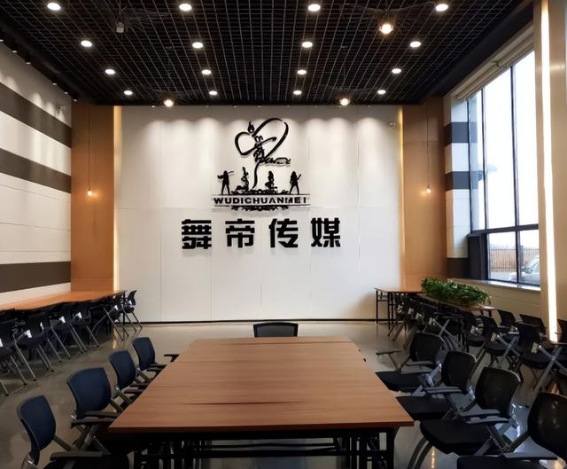 四虎免费在线观看白丝 户外直播间书阁？户外直播笔趣阁