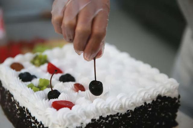 探花流出视频在线观看 朋友圈发婆婆生日快乐的句子，婆婆生日发朋友圈说说心情短语？