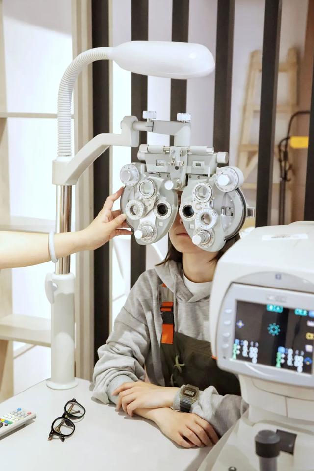 四虎免费在线观看白丝 眼镜店投资大约多少钱（眼镜店投资多大）