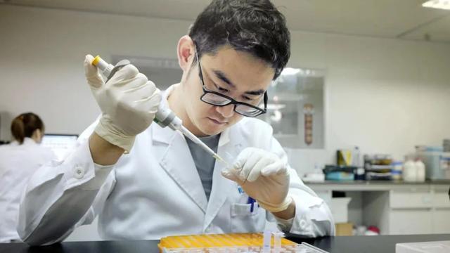 丝袜足交福利网址视频 goda是什么品牌（goldlion是什么牌子）