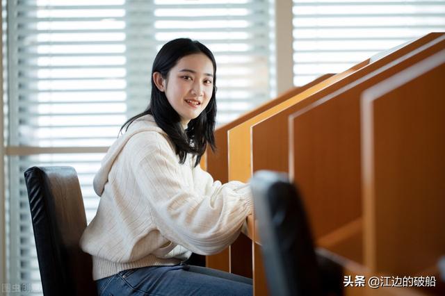 四虎免费在线观看白丝 大学生做销售有前途吗，大学毕业做销售有前途吗？