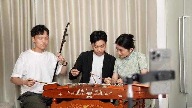 丝袜足交福利网址视频 抖音伴侣电脑直播教程看播人次，抖音伴侣电脑游戏直播教程？