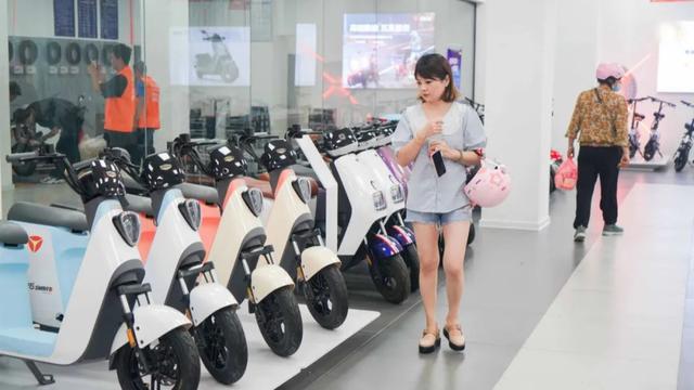 四虎免费在线观看白丝 卖雅迪电动车怎么开店的呢，卖雅迪电动车怎么开店的视频？