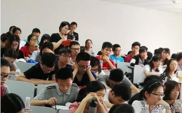 探花流出视频在线观看 电商专业毕业后好就业吗，电商专业的就业？